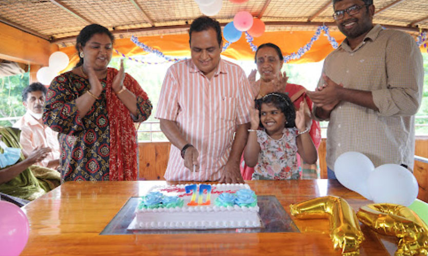 Four Bedroom Houseboat
