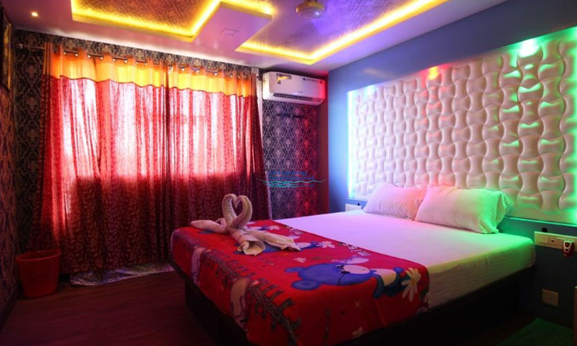 Seven Bedroom Houseboat